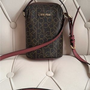Calvin Klein crossbody & phone holder.
